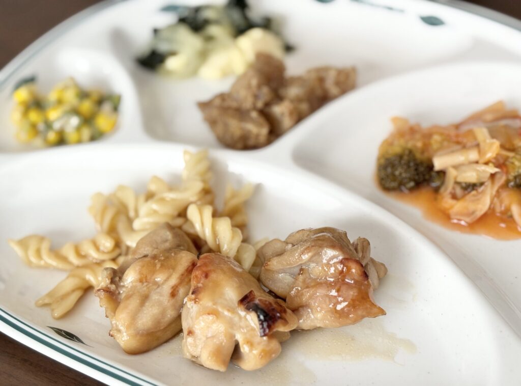 ワタミの宅食ダイレクトの冷凍弁当のメインおかずを撮影した実食写真